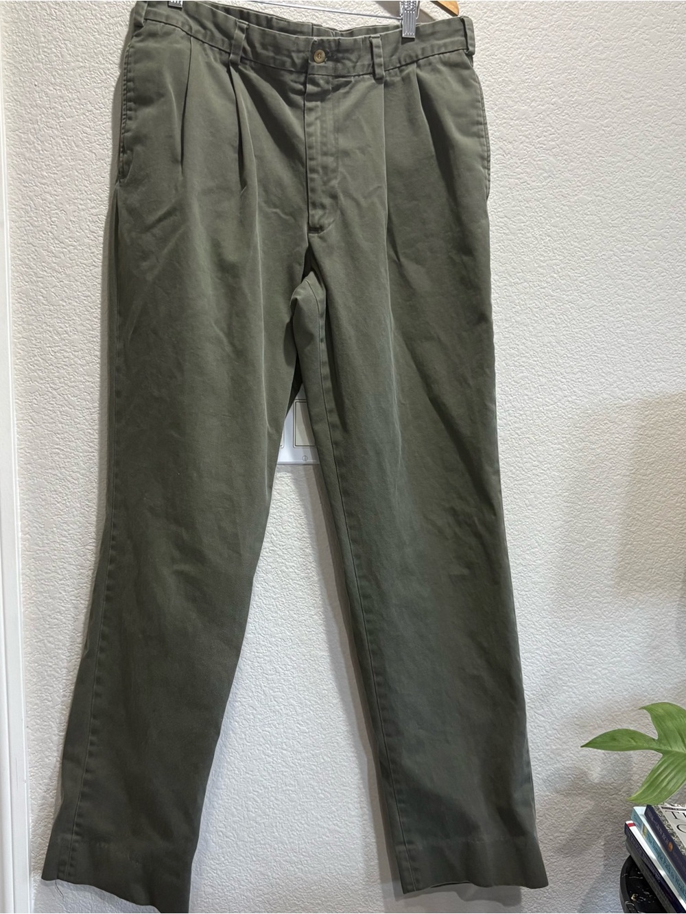 Bill’s Khakis M2P Men’s 38 Olive Green Pleated Chino Pants Made in USA